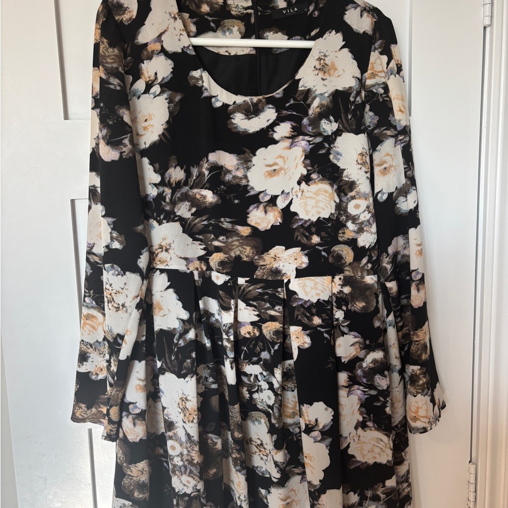 VILA Black Floral Long-Sleeve Fit-and-Flare Dress